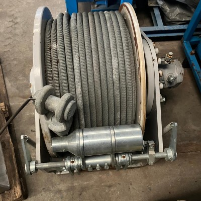 Tugger winch with 17T capacity