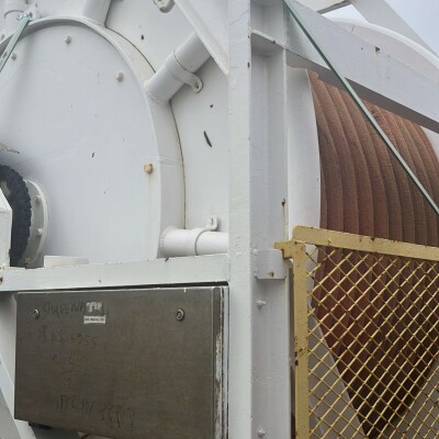 Umbilical winch with umbilical-3