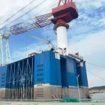 Semisub Craned Platform