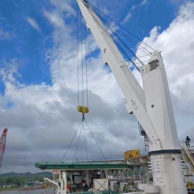 MacGREGOR Deck Crane