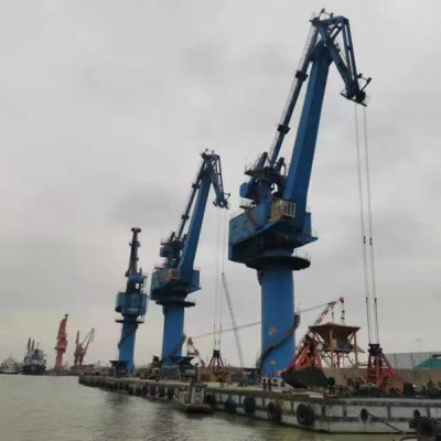 Crane Barge Terminal transshipment and hoisting